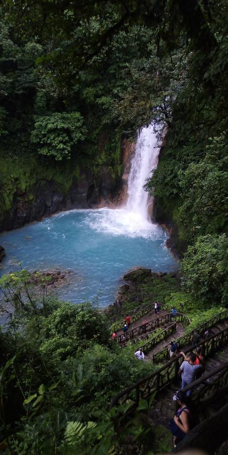 Cabinas El Pilon Rio Celeste Esterno foto