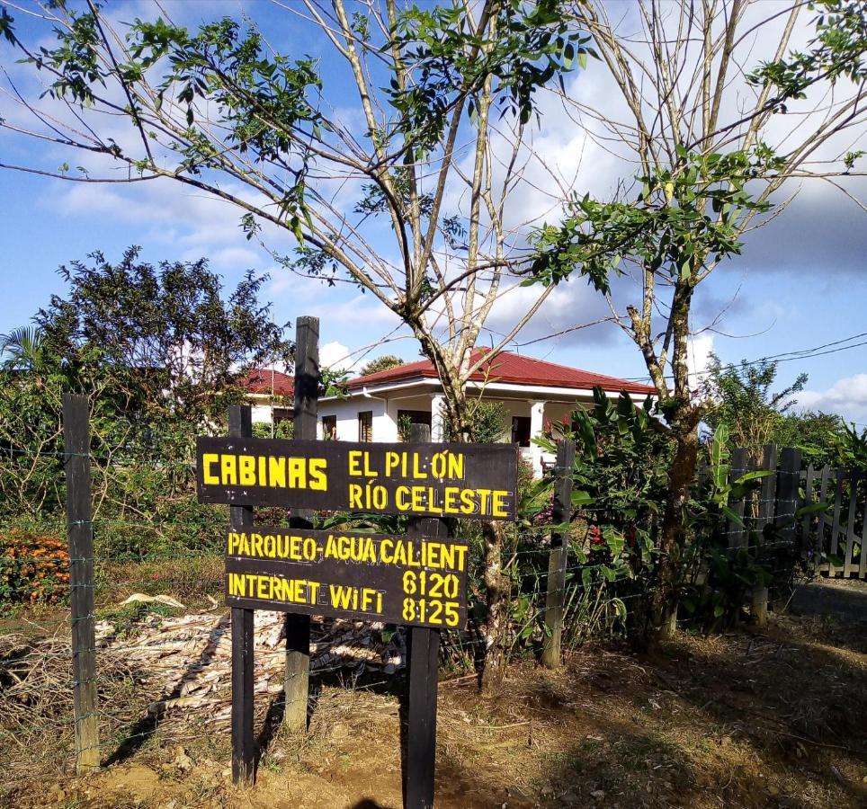 Cabinas El Pilon Rio Celeste Esterno foto