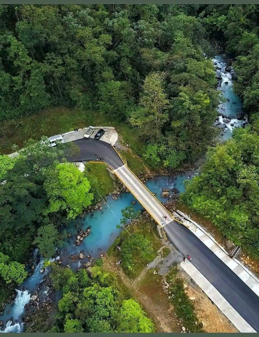 Cabinas El Pilon Rio Celeste Esterno foto
